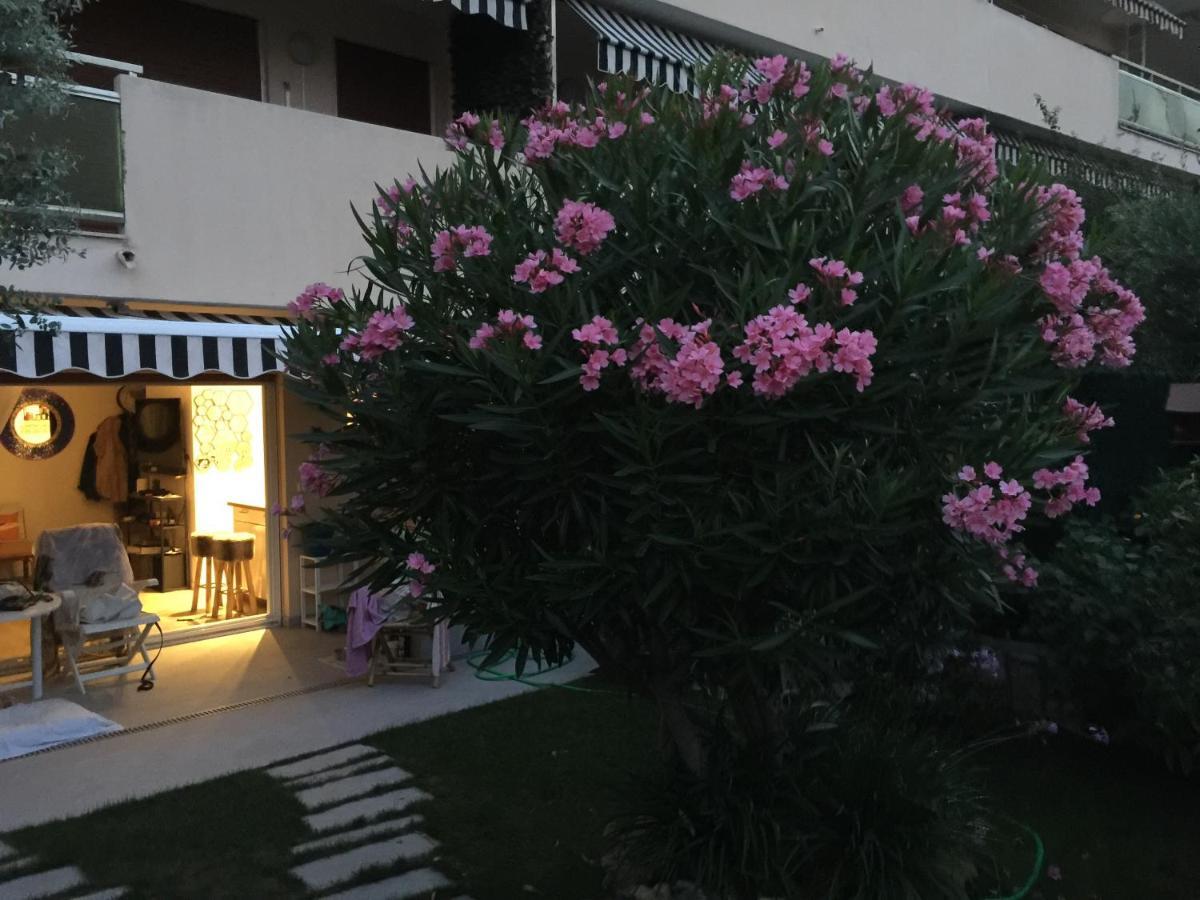 Cannes Croisette &Palm Beach,Parking ภายนอก รูปภาพ